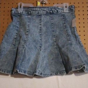 NWT Pleated Mini Skirt/Lg - Juniors 11